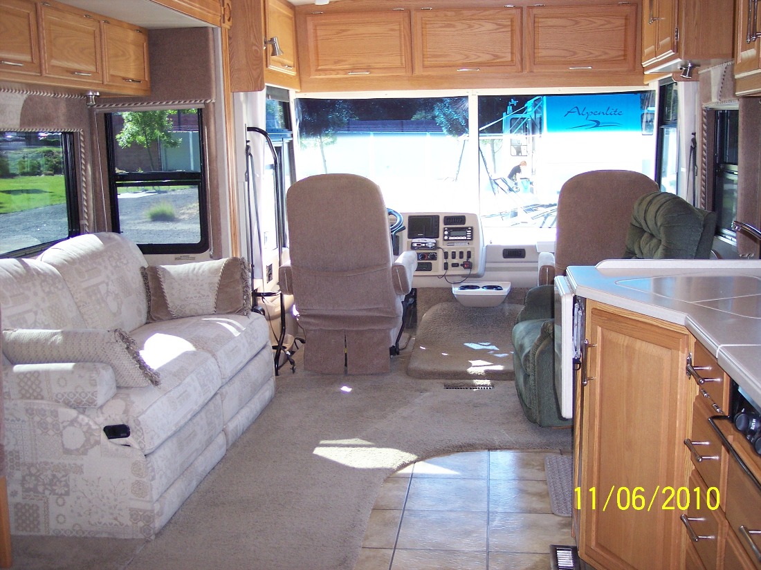 2006 Winnebago Adventurer FSBO in Walla Walla, Washington